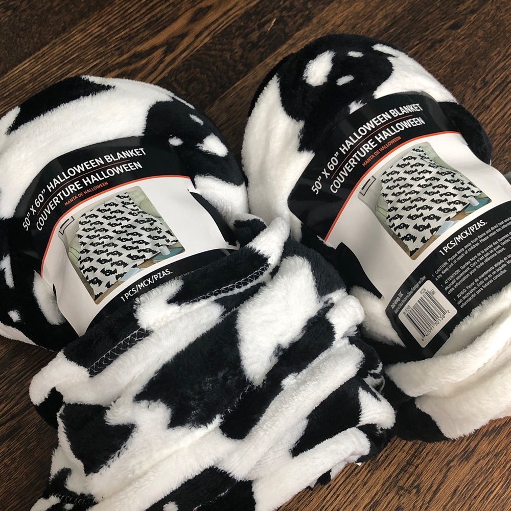 Black & White Halloween Sherpa Blanket  [2]